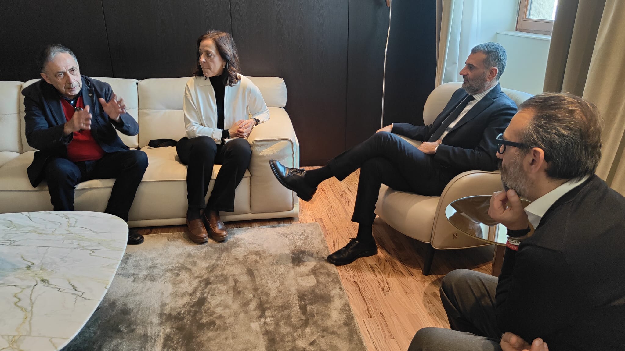 Galleria Xylella, Regione Puglia rafforza il comitato tecnico-scientifico. Decaro e Paolicelli: “Il contributo della dottoressa Landa sarà determinante per prevenzione e rigenerazione del paesaggio” - Diapositiva 1 di 2