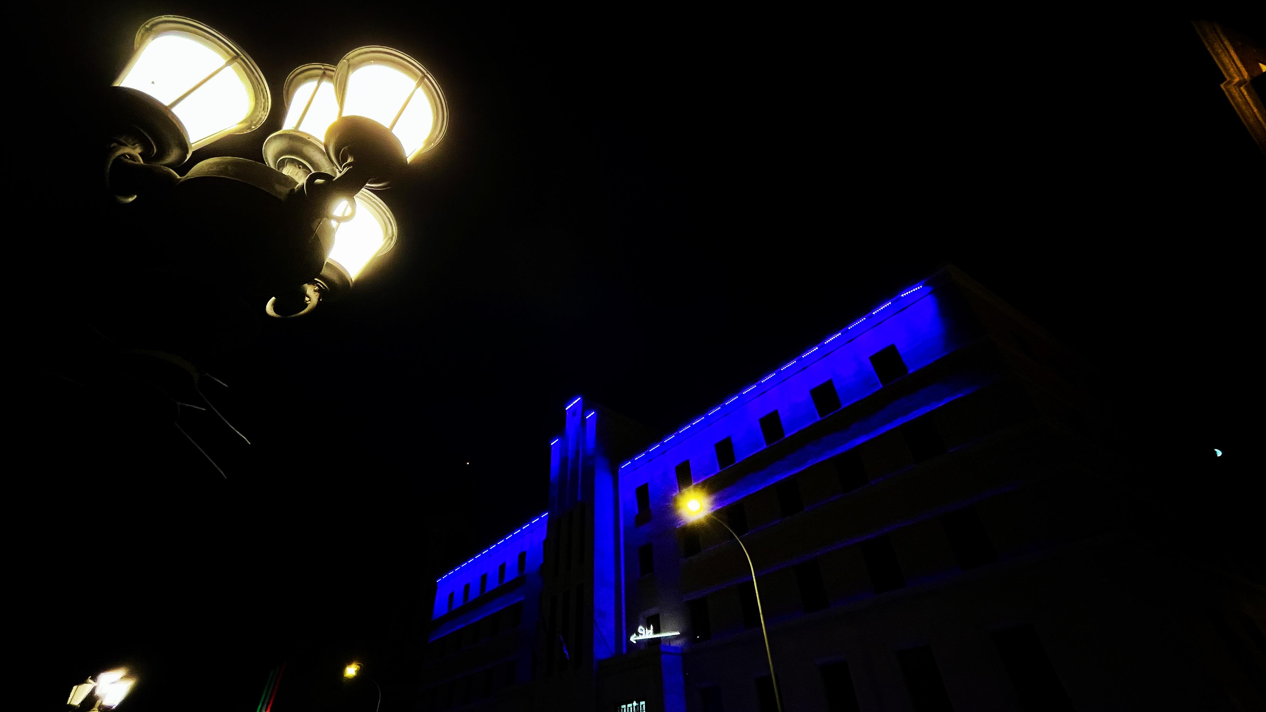 Galleria La facciata della Presidenza della Regione si illumina di blu per la Giornata Nazionale delle vittime civili delle guerre e dei conflitti nel mondo - Diapositiva 4 di 5